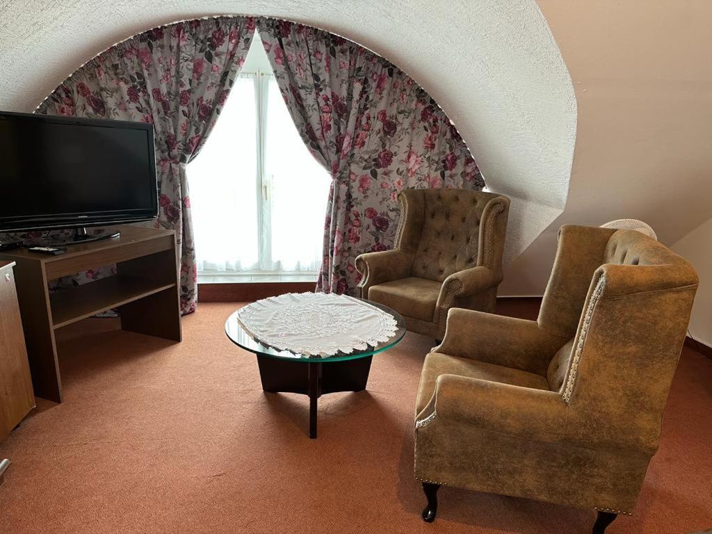 Lesni Hotel Perslak Nova Bystrice Room photo